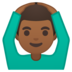 安卓系统里的做“好”手势的男人：中黑肤色emoji表情